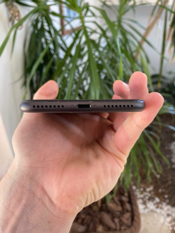 iPhone 8 Plus - Image 5